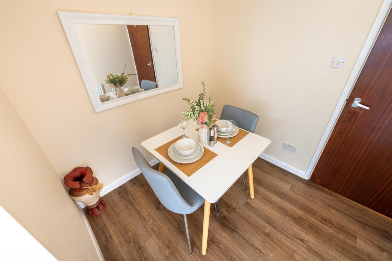 Grange Studio Apartment - Heathrow 스테인스 외부 사진