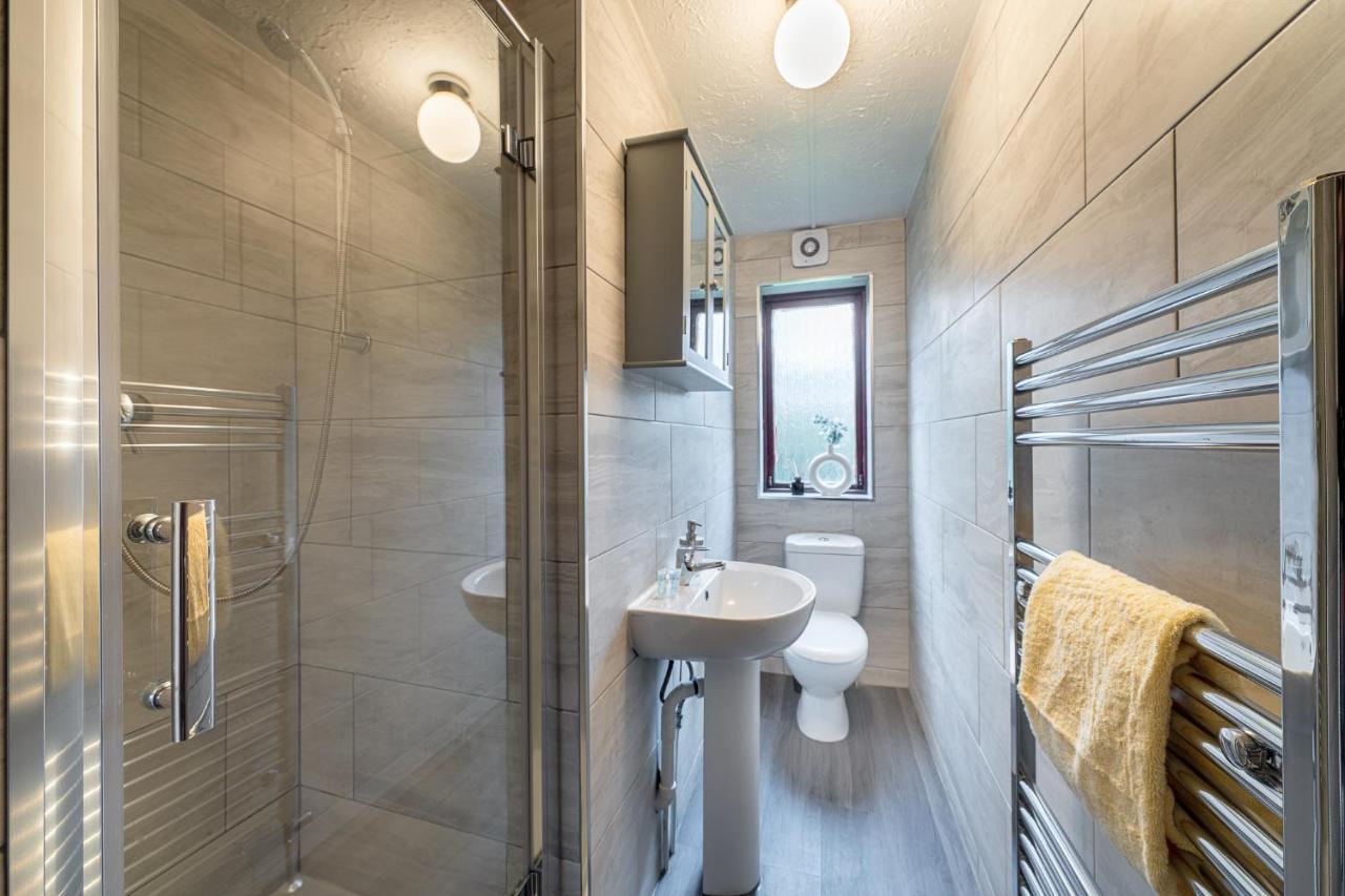 Grange Studio Apartment - Heathrow 스테인스 외부 사진