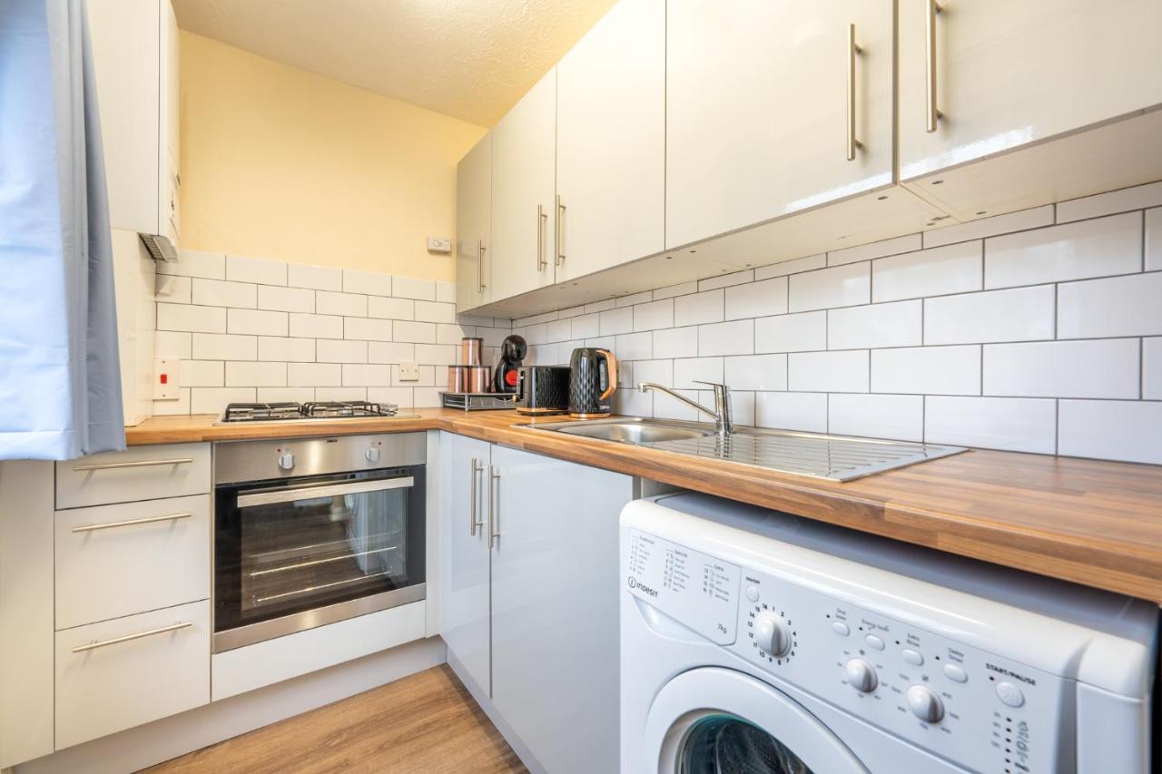 Grange Studio Apartment - Heathrow 스테인스 외부 사진