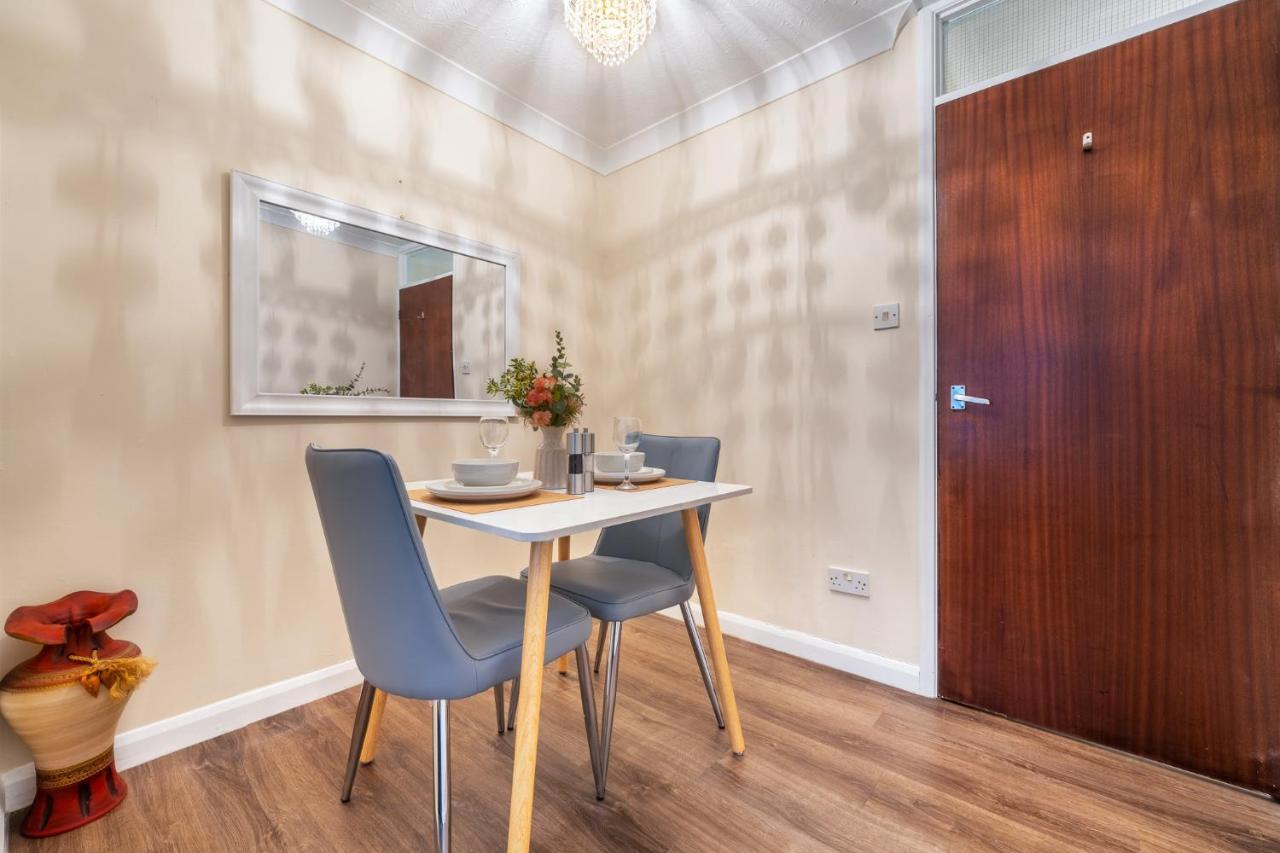 Grange Studio Apartment - Heathrow 스테인스 외부 사진