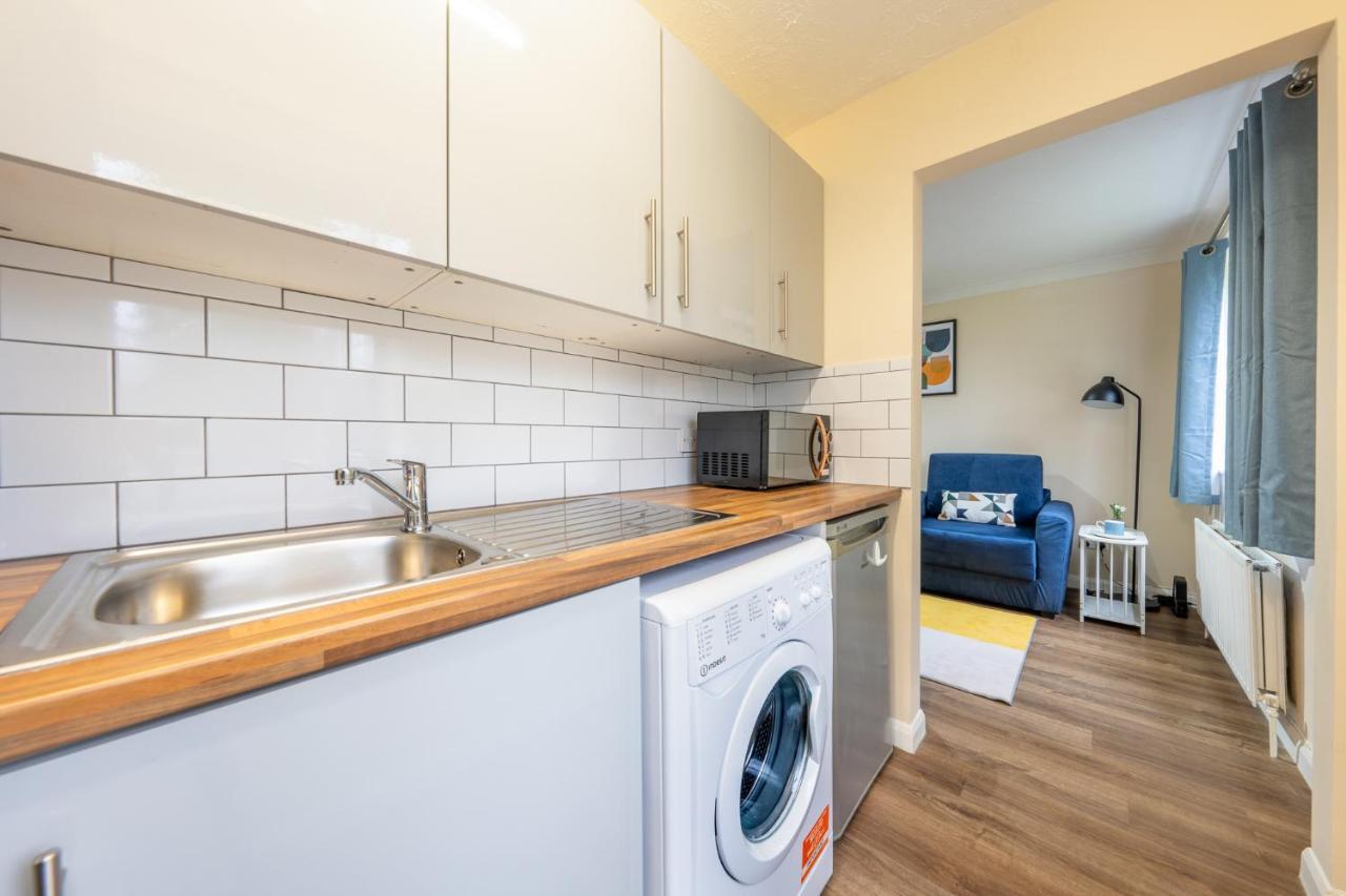 Grange Studio Apartment - Heathrow 스테인스 외부 사진